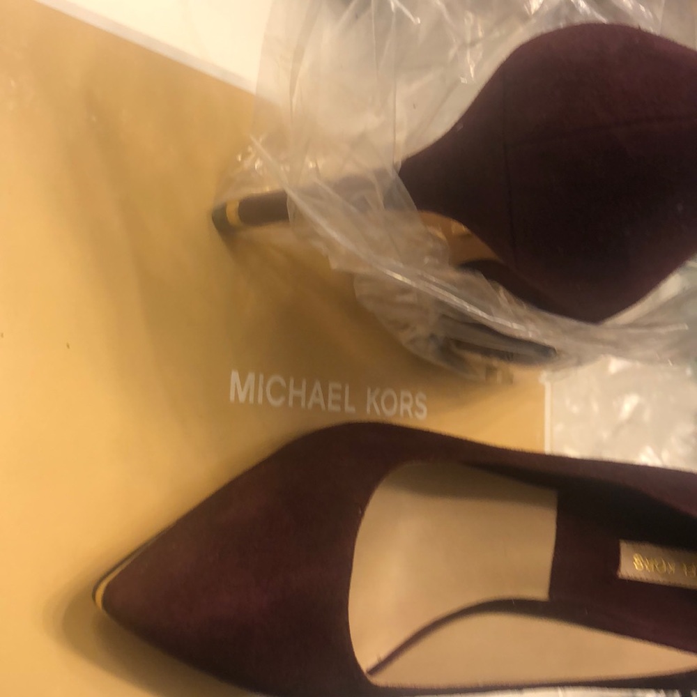Michael Kors, suede plum pump. Fit 7.5.